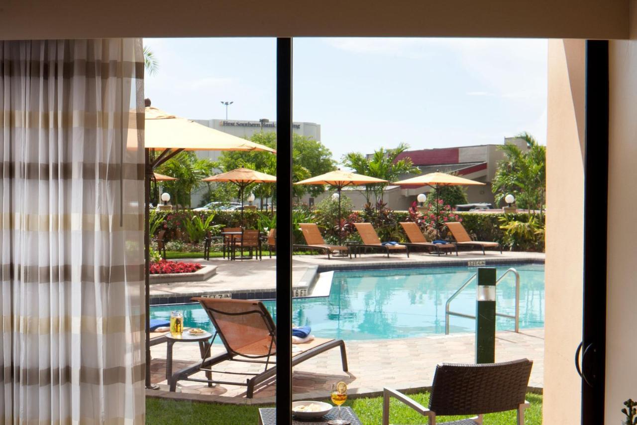 Courtyard By Marriott Fort Lauderdale East / Lauderdale-By-The-Sea Hotel Exterior foto